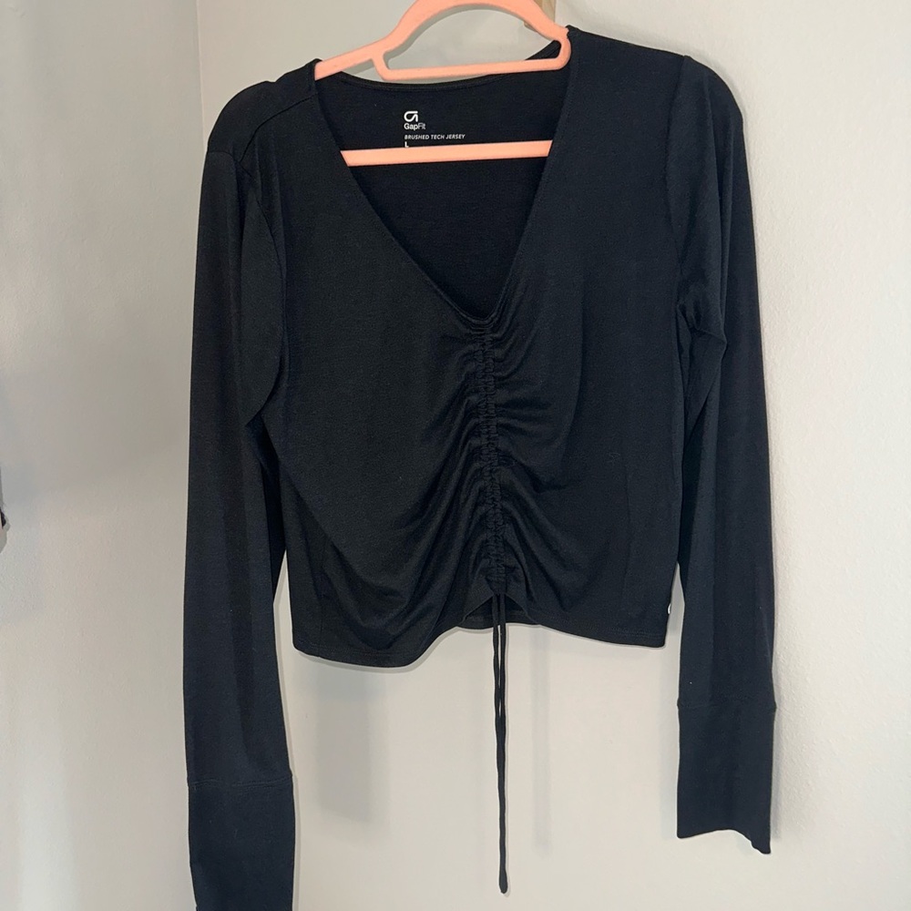 Chic Black Ruched V-Neck workout Crop Top